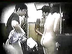 Las abuelas jóvenes quieren una máscara de esperma fresca