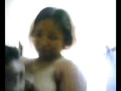 Chica trabaja su Fickschlitz y se mete los dedos anal.