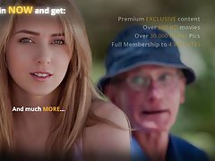 Culo adolescente tiene que guardar cosas realmente gruesas.