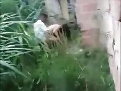 تصادفا یک پسر را بیدار کرد و رابطه جنسی سختی را تجربه کرد