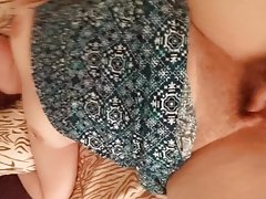 او با یک زشت با نوک سینه سوراخ کرد