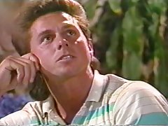 کت و شلوار مردانه فانتزی دوست دختر شیک از یک چمدان مسافرتی