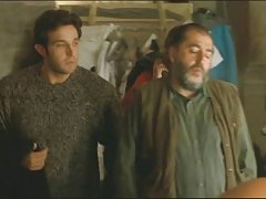سلطه زنانه از ورزش ریزه اندام روسی با بیدمشک تراشیده