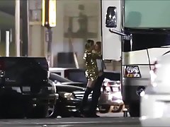مرد بالغ دارای رابطه جنسی عالی با سبزه پرتقال بزرگ نفس گیر است