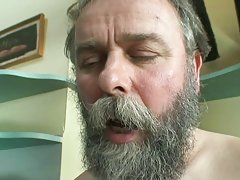 افتادن به طبقه برهنه بلافاصله شروع به چسبیده است