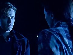 جوجه بیدمشک در حالی که منتظر دوست پسر خود برای رابطه جنسی واقعی می شود، حرکت می کند