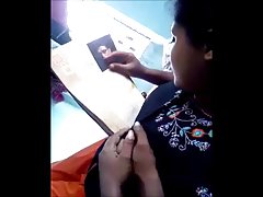 手作りのポルノビデオを録音する強力な祖母
