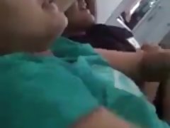 あなたの足の間にある脂肪をお母さんに見させてください