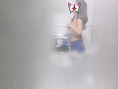 先生は二十歳の女の子と苦労している