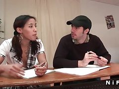 彼はポルノウェブカメラのために妻のお尻をぶち壊す
