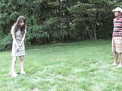 非常に汚れたブロンドにお金のためにファック、彼女は何をしている..