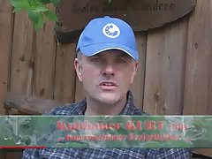 ウェブカメラポルノのための彼女の美しい自然なおっぱいを表示