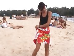 私の妹は私のディックに乗るのが大好き