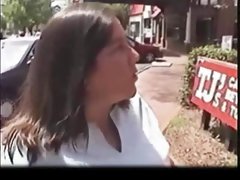 彼女の母親の新しいボーイフレンドを責めるホットティーンベイビー