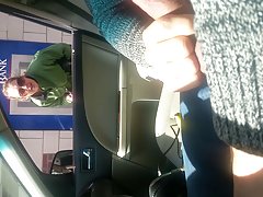 プールの試合を失って、賭け金を払う