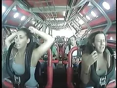 Zarte blonde wartete auf ihren freund