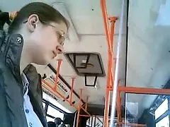 Schöne brünette in alle löcher