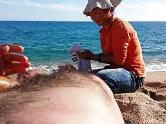 Der kerl reichlich zwei saugende mädchen