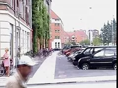 Blowjob von der sekretärin mit der zigarette im mund