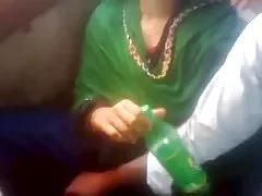 Gemächlich sex auf einem großen bett