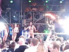 Brünette und blonde und deren ausschweifungen