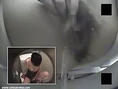 Führte zum gitter setzten, wo die drei männer gefickt ihr