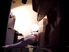 Das mädchen in feinen höschen gefickt