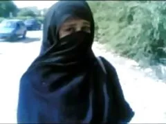 Sich ausruhen mit einem süßen kuchen