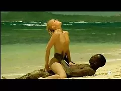 Die blondine teilte dem mann mit freundin appetitlich
