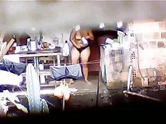 Handarbeit brünetten im kragen