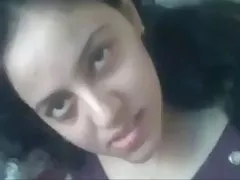 Ein weiterer amateur lecken mädchen zwischen den beinen