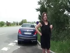 Die tussi bekam kräftiger strahl ins gesicht