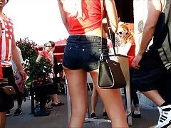 Beiden babes auf einem penis