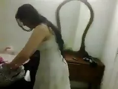 Frau und zwei sexy sklavin