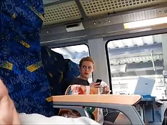 Aufflammende funke zwischen den schönheiten in der konkurrenz führt zum wilden sex mit dem richter